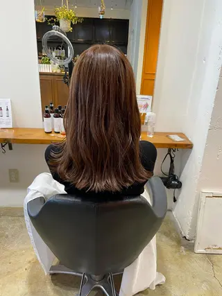 ミディアム カラー MIOベージュカラー 柔らかいカラーのヘアスタイル