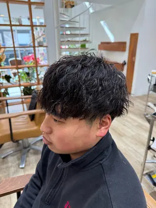 ショート パーマ メンズ peakshair所属・髪質改善/メンズパ ーマ𝒀𝑼𝑻𝑶のヘアスタイル