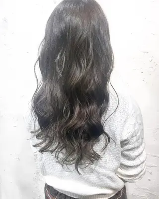 セミロング カラー パーマ ヘアアレンジ ✨艶髪✨透明感✨ 山内大樹のヘアスタイル