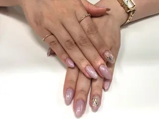 ネイル Dynamoon所属・吉田 芹菜のネイルデザイン