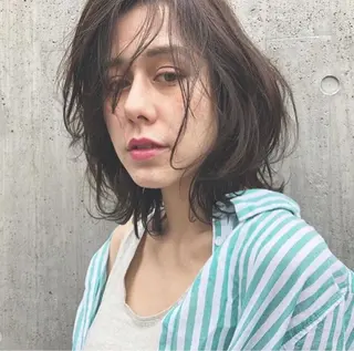 ミディアム ボブ/レイヤー/ ショートcovo代表のヘアスタイル