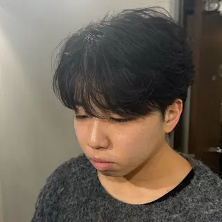 メンズ 表参道フェザーパーマ ニュアンスパーマのヘアスタイル