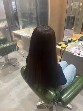 ロング ビラデルソル ルート所属・徳野 愛依のヘアスタイル