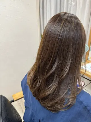 セミロング カラー Az所属・Az ながいりかのヘアスタイル