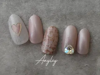 ミディアム カラー ネイル Aayley(アイリー)Salon所属・Aayley アイリ―サロンのネイルデザイン