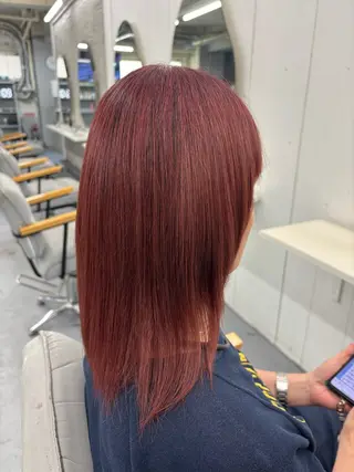 ミディアム カラー 腰越 麻奈のヘアスタイル