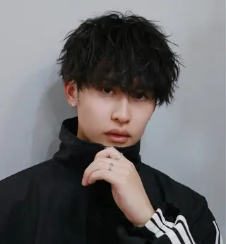 カラー パーマ メンズ RACCOON.TOKYO 渋谷店所属・メンズカット🐺 パーマ特化🔥舜のヘアスタイル