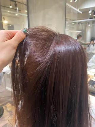 カラー 梅田ハイトーン チダ ヒナノのヘアスタイル