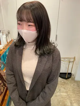 ミディアム カラー MIOベージュカラー 柔らかいカラーのヘアスタイル