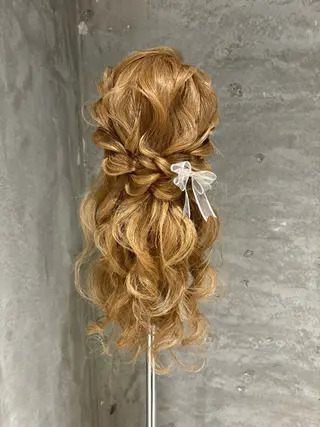 ロング TRUNK所属・大阪／ハイトーン ／アレンジ／りなのヘアスタイル