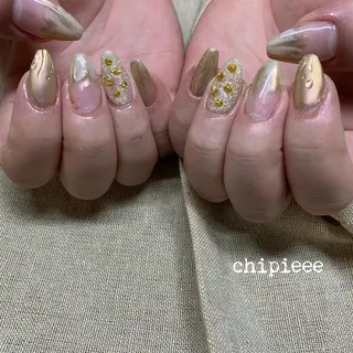 ネイル charme所属・. SHIORIのネイルデザイン