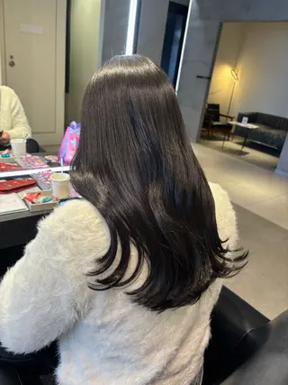 ロング KAREN（ému） 伏見/カットモデルのヘアスタイル