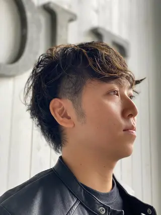 パーマ メンズ 渡邊 暁史のヘアスタイル