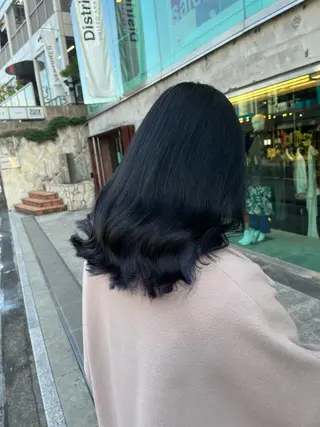 ロング カラー ヘアアレンジ 🩶【推しハイトーン 】yuzu🩶のヘアスタイル