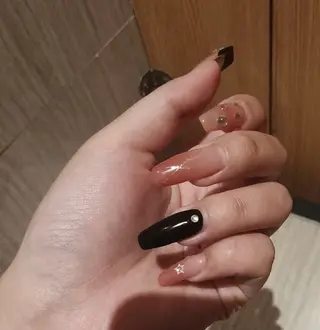 ネイル 高木 維麗絲のネイルデザイン