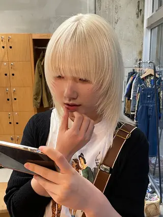 ミディアム カラー wewe: momoeのヘアスタイル