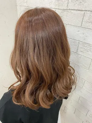 ミディアム ホワイト/店長/カラ ー講師/錦糸町/岩崎のヘアスタイル