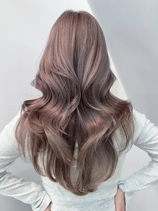 カラー セミロング ITbyALBUM 下北沢店のヘアスタイル