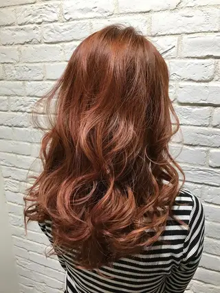 ロング カラー UMEDA FIGAROのヘアスタイル