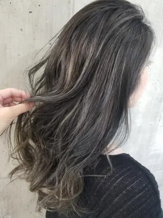 ロング カラー 前田 桃花のヘアスタイル