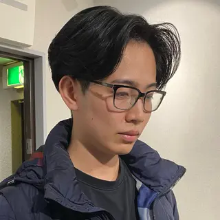 ショート メンズ センターパート/ニ ュアンスパーマのヘアスタイル