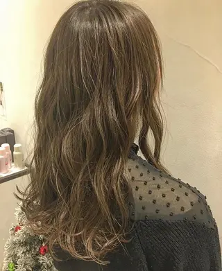 ロング カラー ヘアアレンジ エグチ アキラのヘアスタイル