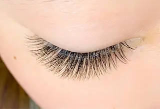 マツエク・マツパ まつ毛専門店　mauvé所属・横道 亜美のマツエク・マツパデザイン