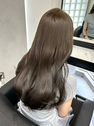 ロング moe🎀 透明感カラーのヘアスタイル