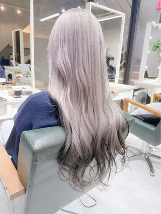 ロング カラー ヘアアレンジ 𝐑𝐈𝐍𝐊𝐀 🐣🩷のヘアスタイル