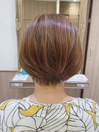 ショート カラー 古川 琴美のヘアスタイル