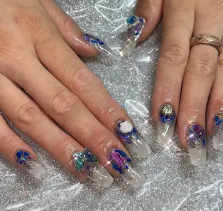 ネイル VIERU 🌈🎀💖のネイルデザイン