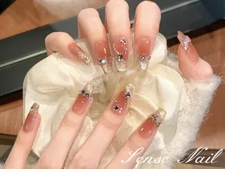 ネイル Queening 🦋のネイルデザイン