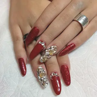 ネイル THECOLORS所属・近貞 莉奈のネイルデザイン