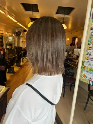 ミディアム 矢崎 身江子のヘアスタイル