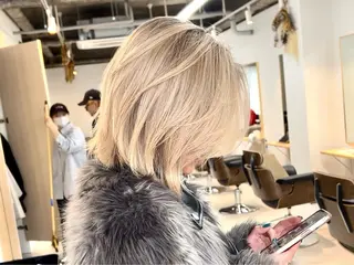 ミディアム カラー ボブ/韓国ボブ/ブリ ーチ/鈴木康平のヘアスタイル