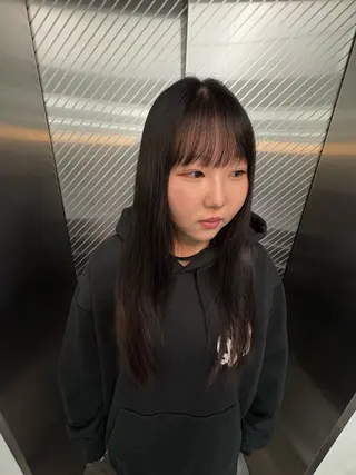 ロング カラー 髙田 こころのヘアスタイル