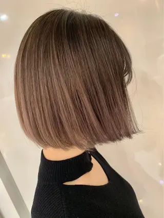 ショート カラー Monan 新宿所属・ケイジ✨透明感 /艶カラー✨のヘアスタイル