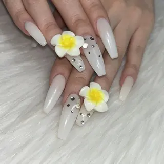 ネイル REBEST南森町 nail🪽のネイルデザイン
