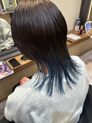 ミディアム 🐺ウルフ× ハイトーン🐺MOEのヘアスタイル