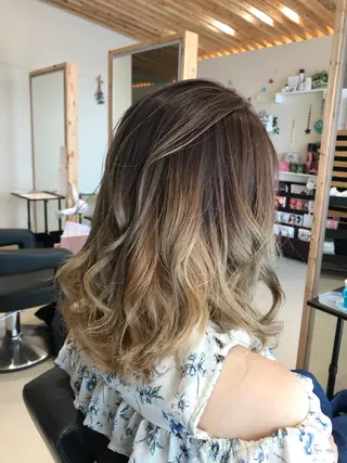 セミロング カラー 関口 友行のヘアスタイル