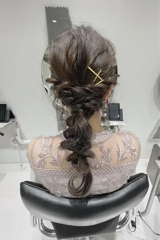 ヘアアレンジ mai🐷髪質改善 🖤透ける暗髪🖤のヘアスタイル