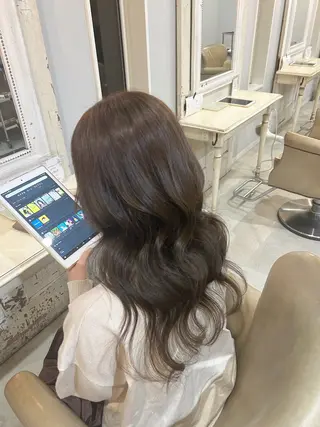 ロング PACE所属・ayumi ／透明感カラーのヘアスタイル