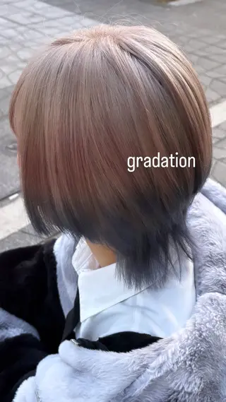 セミロング カラー 🍓ハイトーンカラー 🎀nene🍓のヘアスタイル