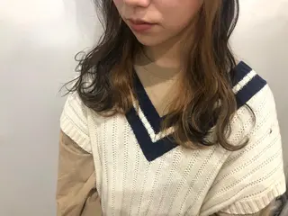 カラー white.所属・white.梅田 デザインカラー🦄のヘアスタイル