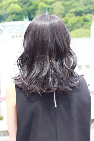 セミロング カラー Viage （ビアージュ）のヘアスタイル