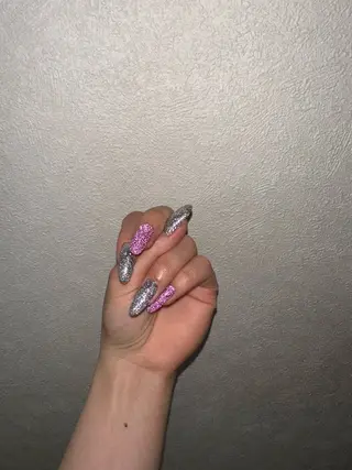 ネイル Sawa ︎︎𓂃⟡.·のネイルデザイン