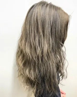 セミロング ブリーチ特化 / share 元太のヘアスタイル