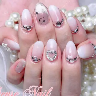 ネイル Queening 🦋のネイルデザイン