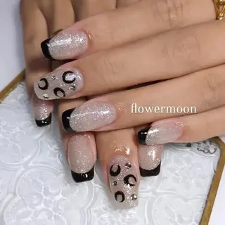 ネイル フラワー ムーンのネイルデザイン