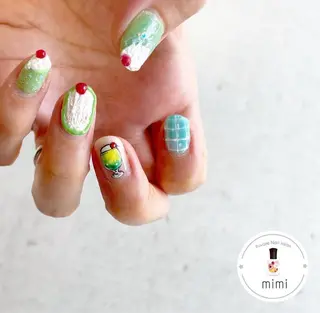 ネイル mimi 高石桃朱のネイルデザイン